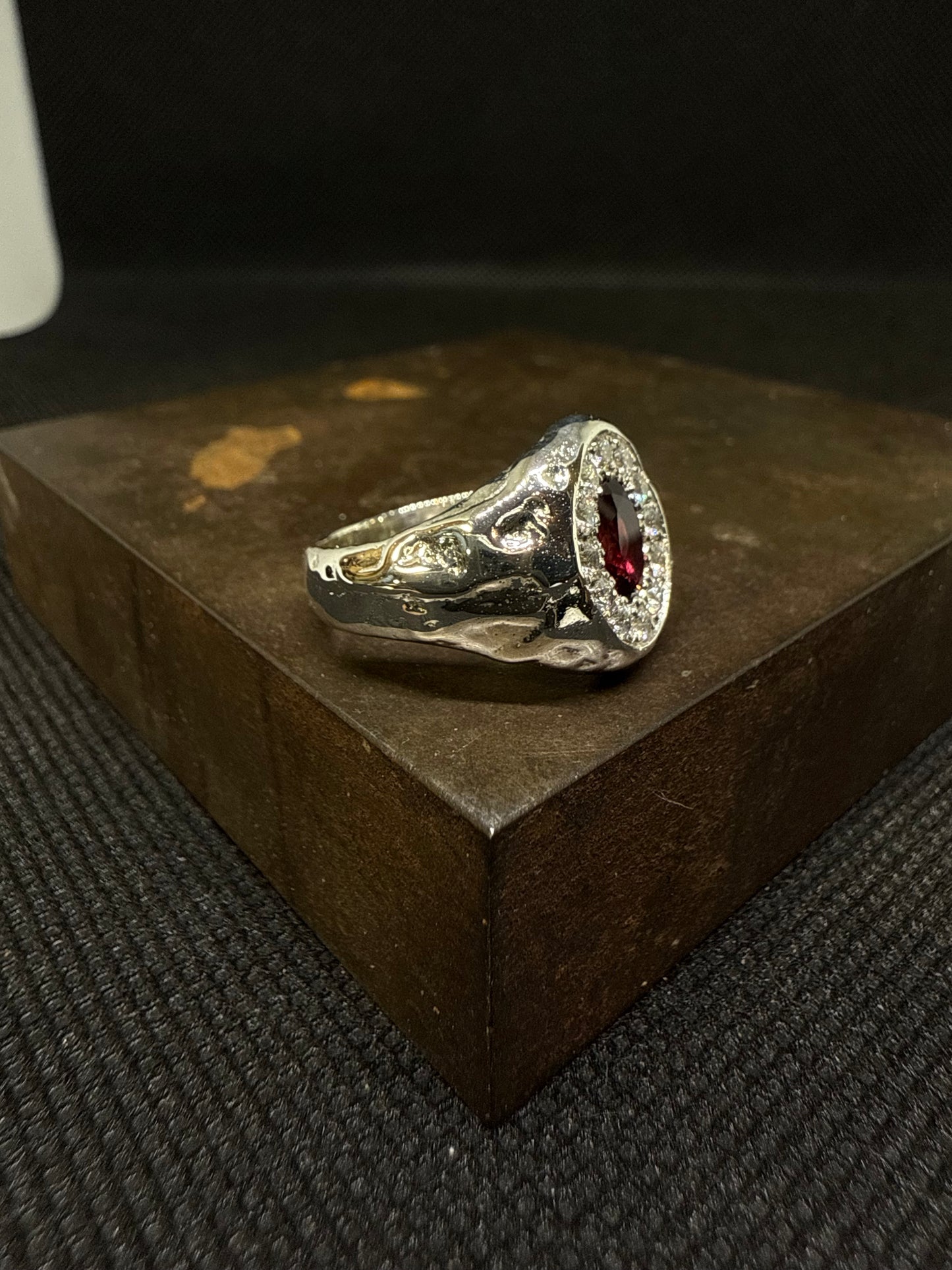 Bague brutus et grenat