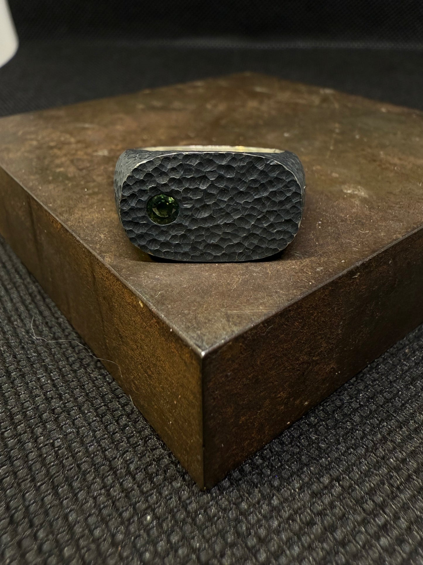 Chevalière texturé